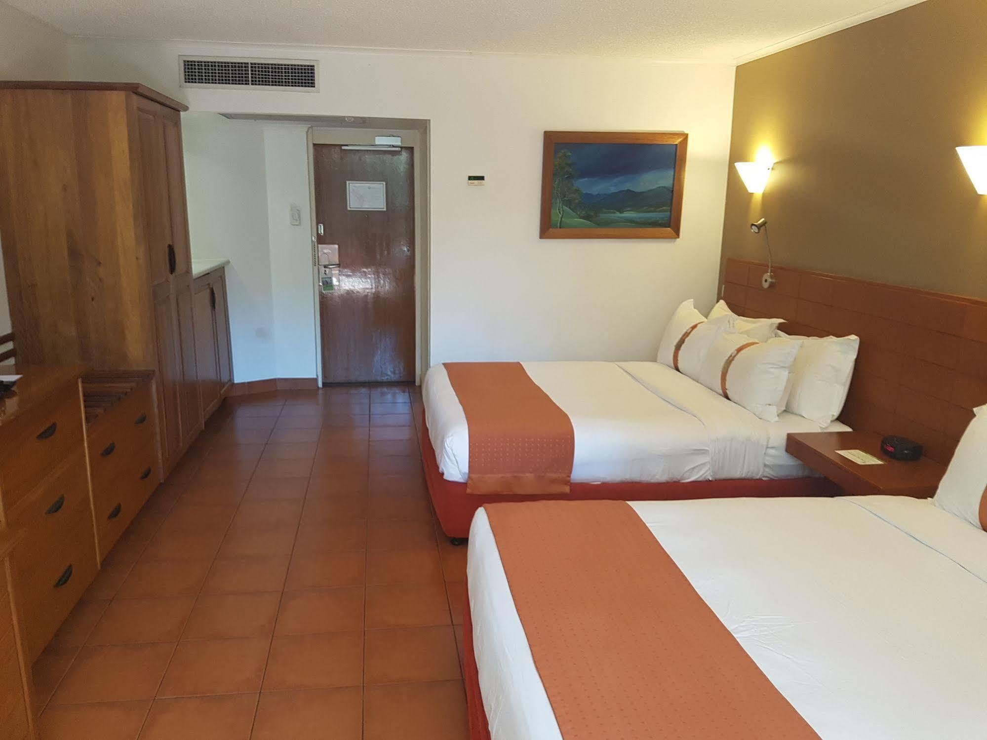 Holiday Inn & Suites Port Moresby By Ihg Экстерьер фото